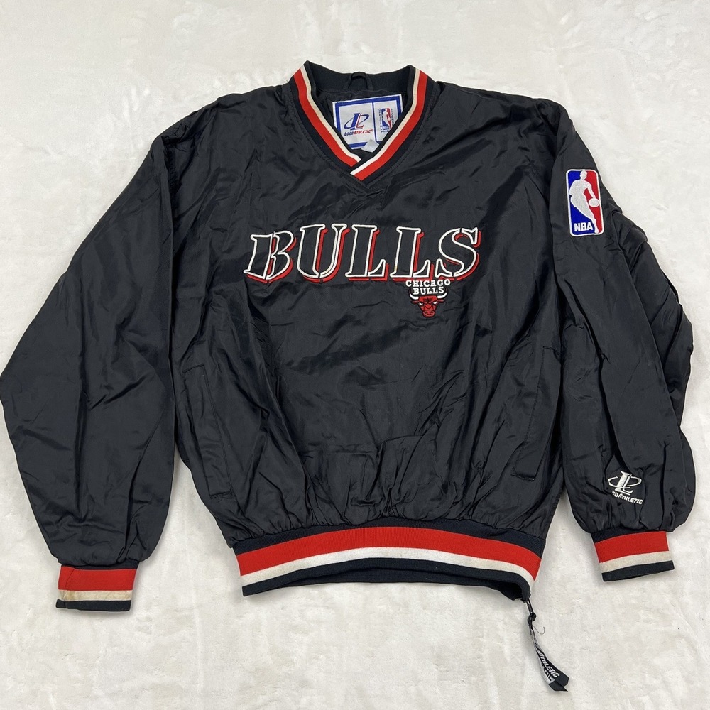 Logo Athletic Windbreaker Mens M Black Chicago Bulls V-Neck Pullover Vintage NBA